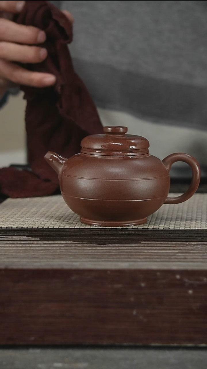 茶壶紫砂省大，带证300CC124号