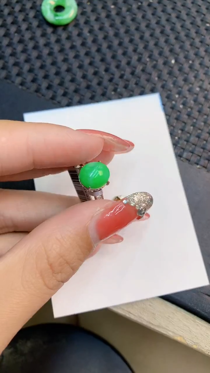 颈饰未镶嵌翡翠1