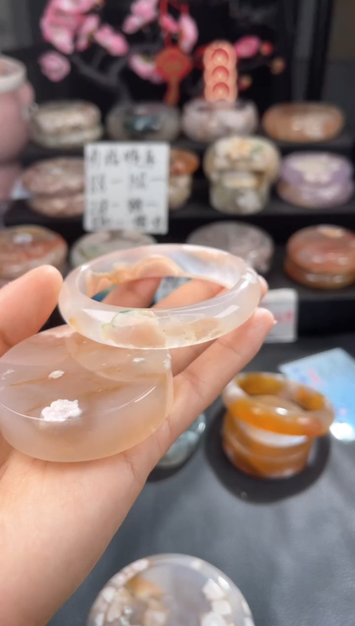 【闪购商品】石英质玉手镯未镶嵌57