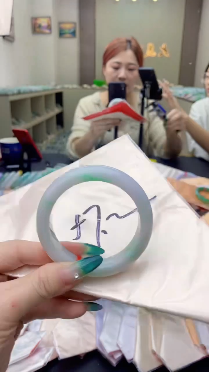 【闪购商品】翡翠手镯未镶嵌0364025409