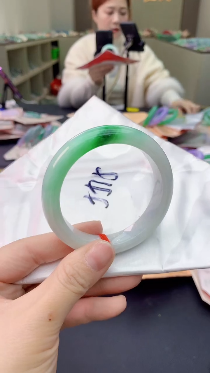 【闪购商品】翡翠手镯未镶嵌0129412657