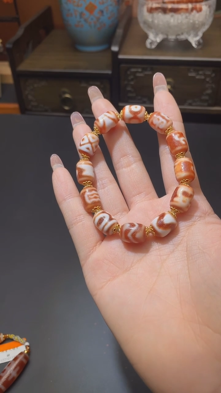 【闪购商品】玛瑙/玉髓颈饰未镶嵌金蟾多宝手串