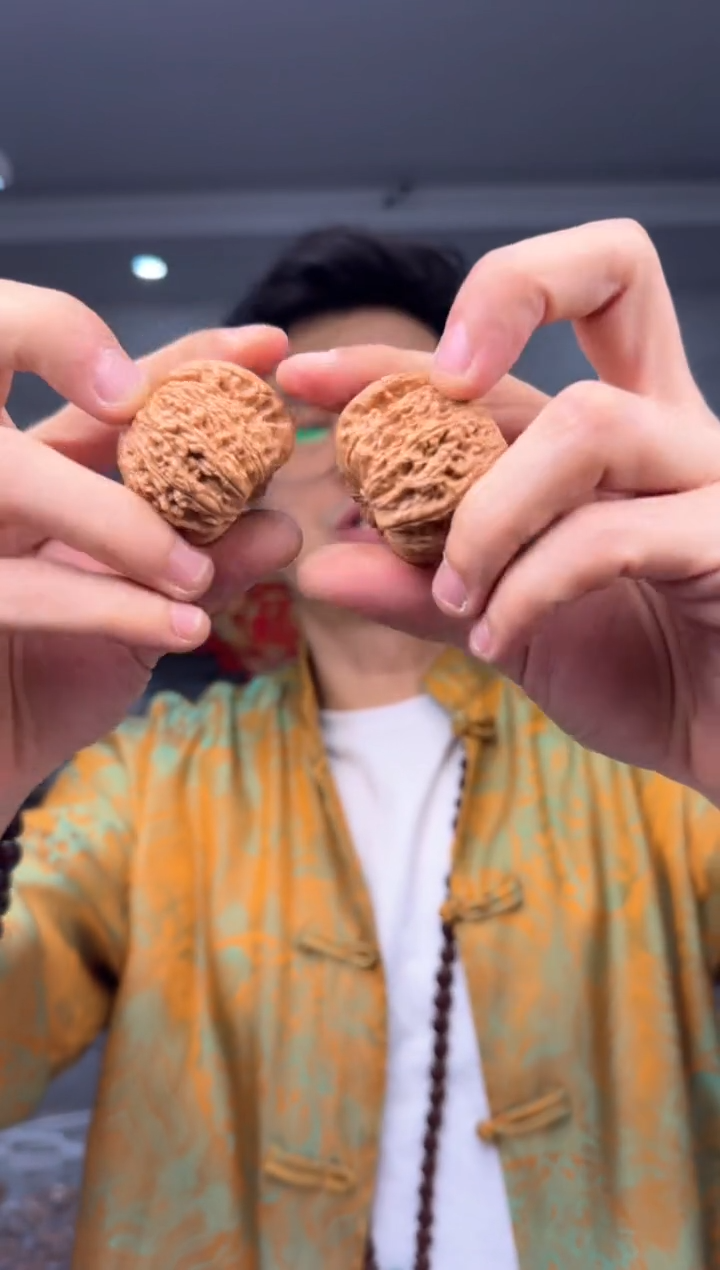 【闪购商品】文玩核桃把件42闷白