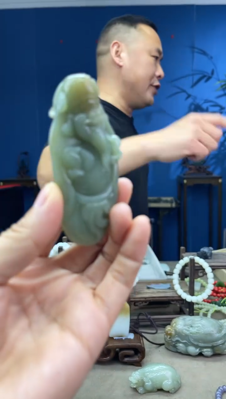 和田玉未镶嵌颈饰1