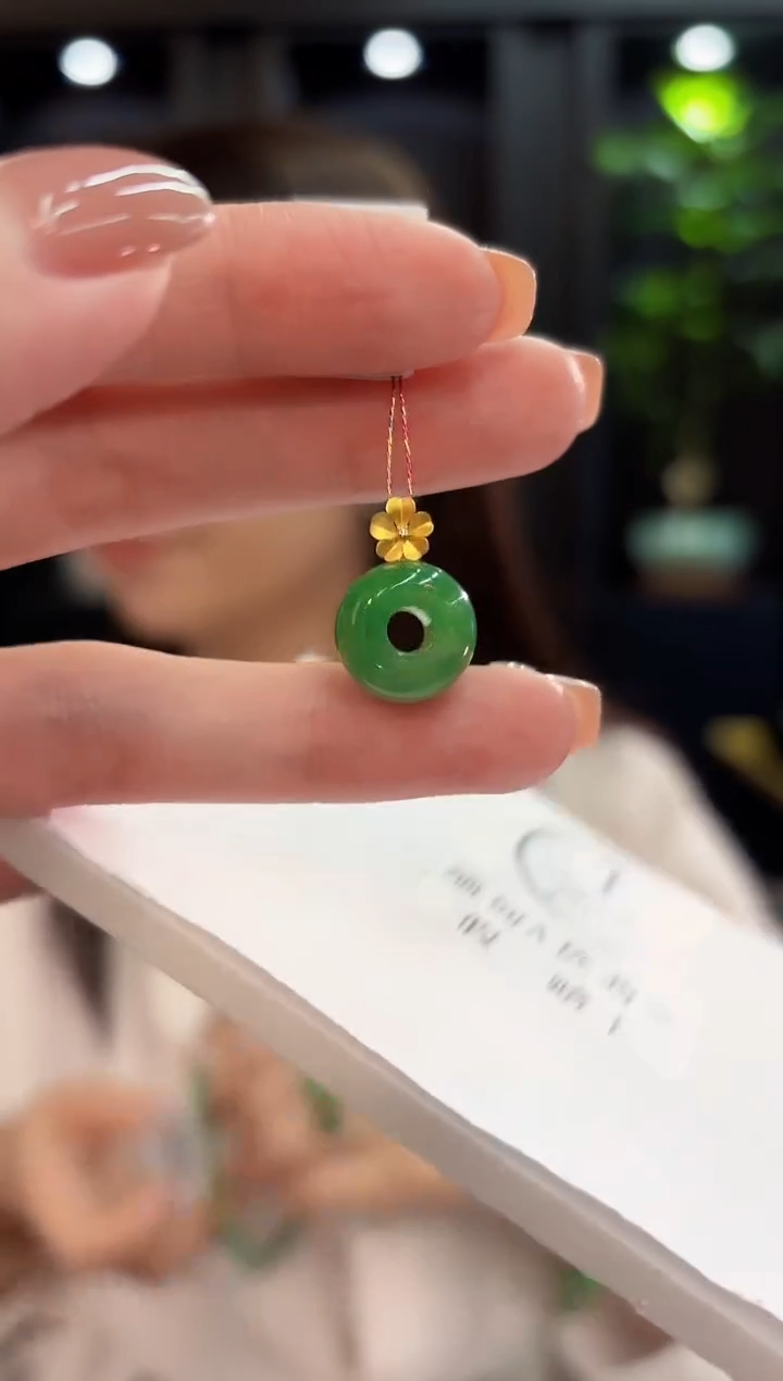 颈饰18K金镶嵌翡翠 缅甸A货/支持复检/一件