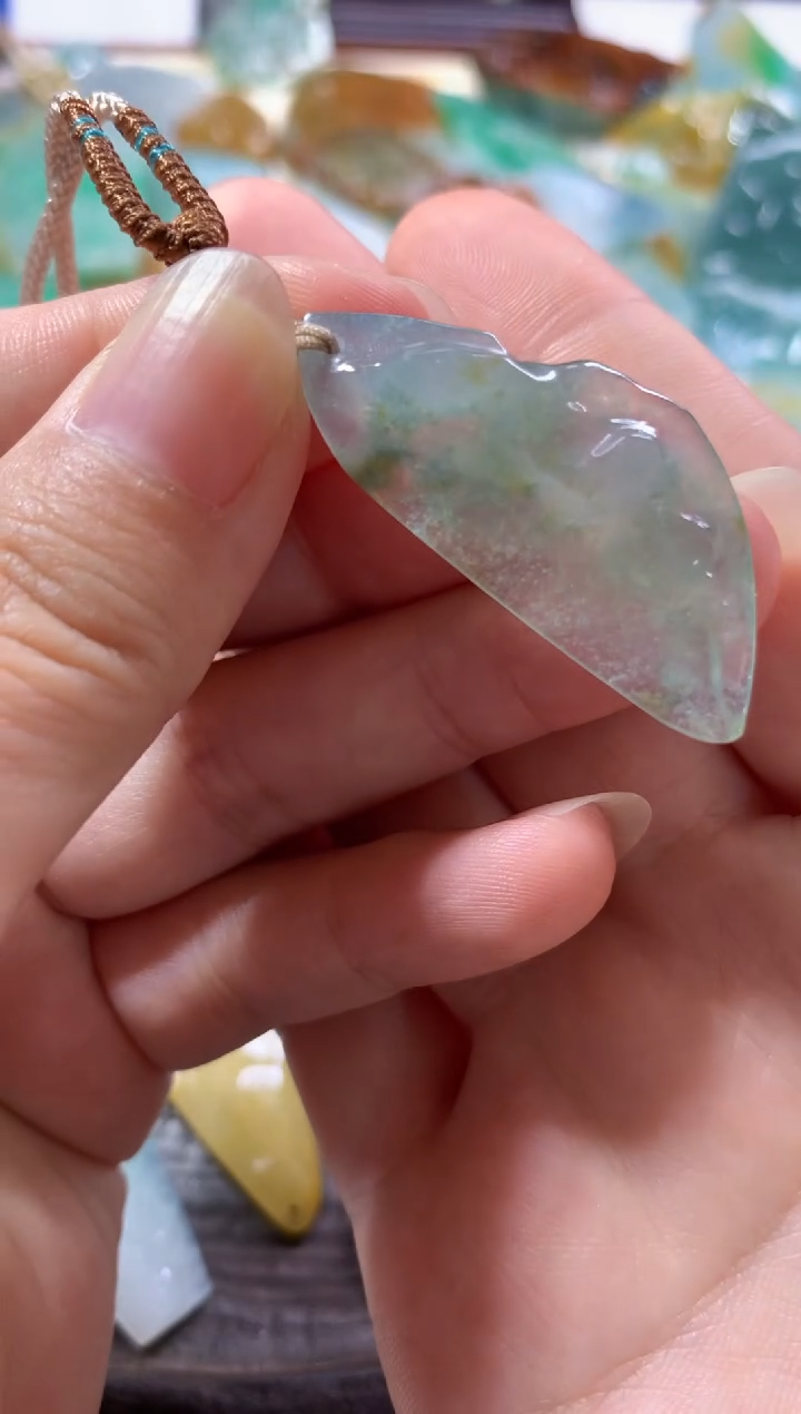 【闪购商品】翡翠颈饰未镶嵌吊坠