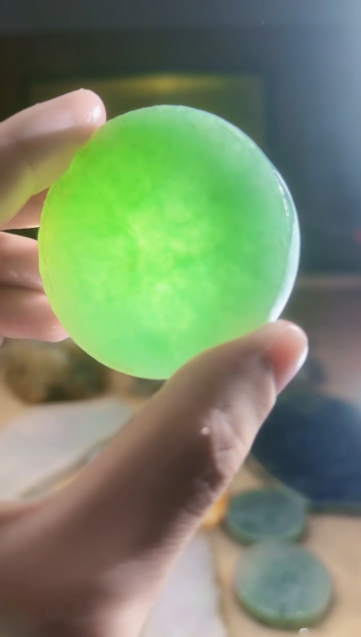 翡翠挂件未镶嵌A货张麦7054