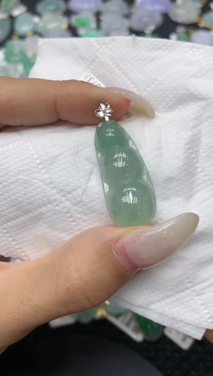 颈饰18K金镶嵌翡翠11111111111