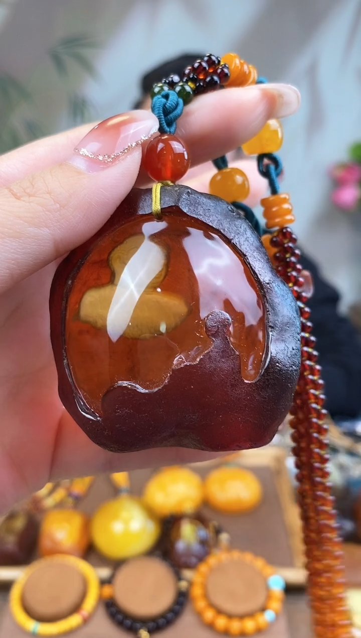 【闪购商品】琥珀裸石未镶嵌基地发货 一物一证 顺丰包邮