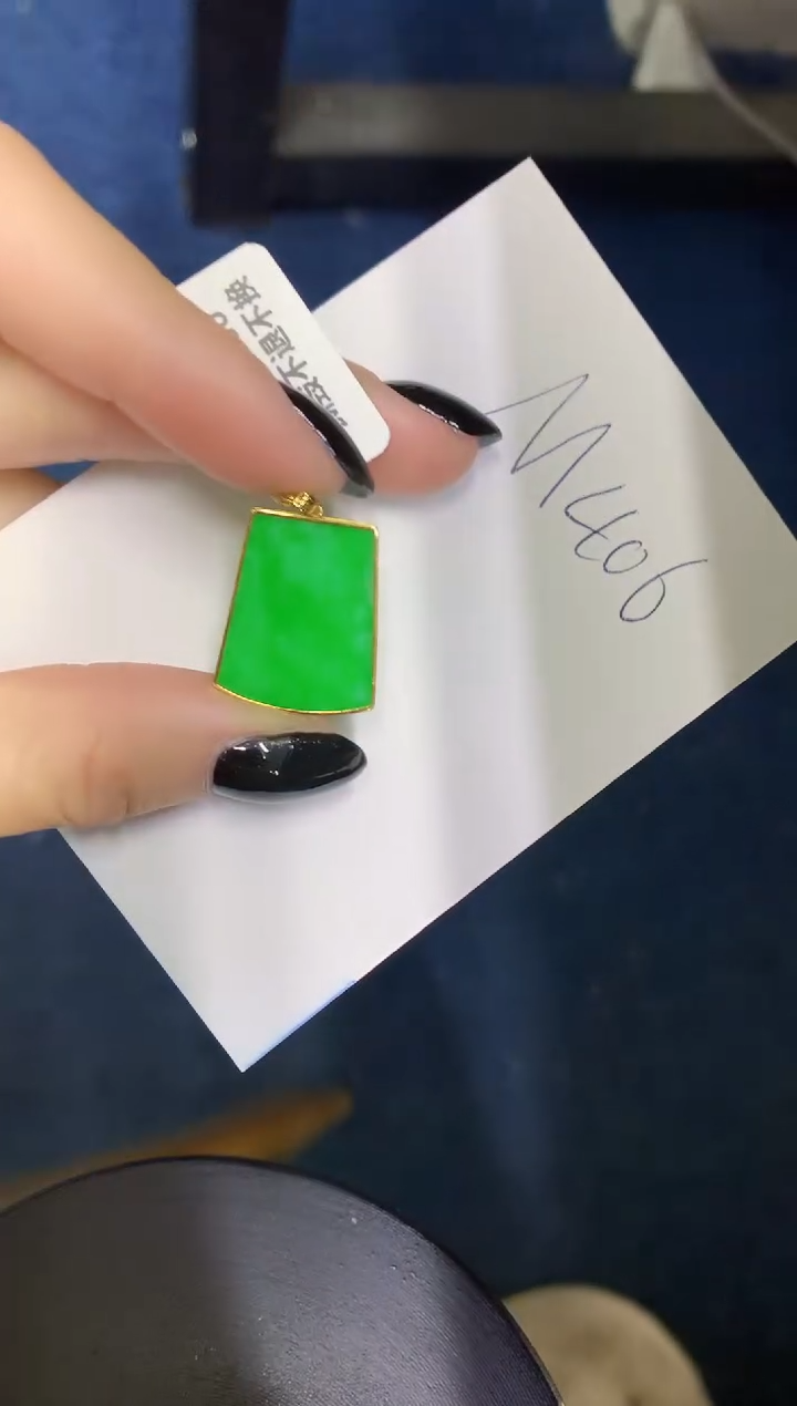 【闪购商品】翡翠颈饰18K金镶嵌0000000000