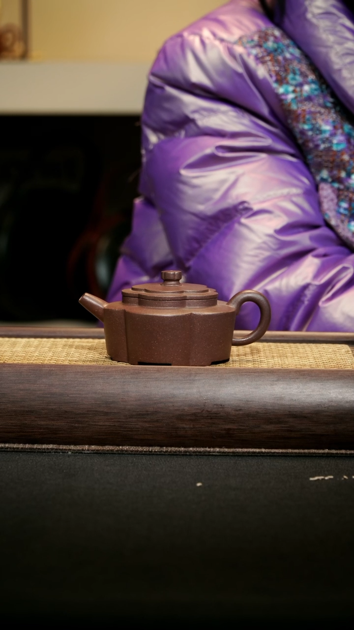 【闪购商品】紫砂茶壶隐龙梅花紫泥130cc