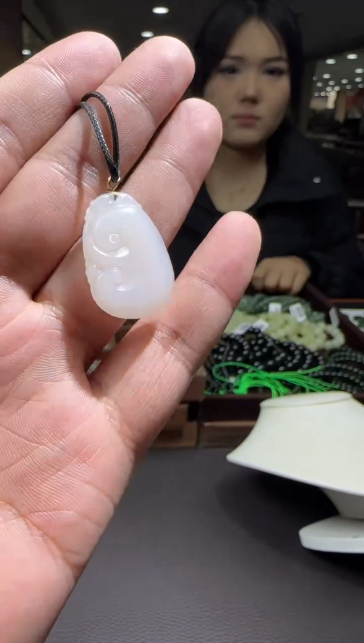 【闪购商品】和田玉【海122】5718K金镶嵌9052