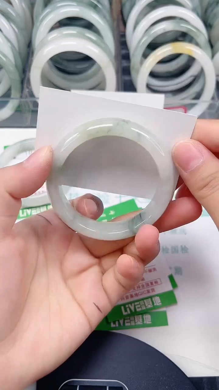 未镶嵌手镯石英质玉144-51/52