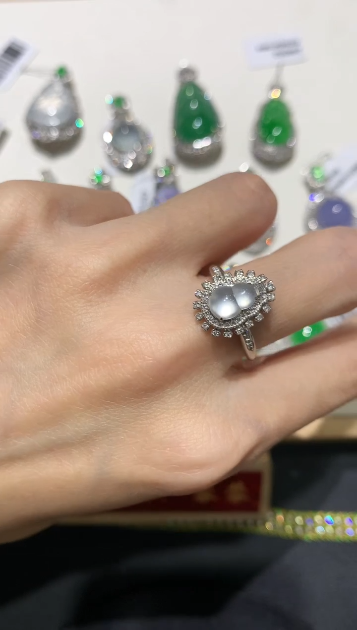 【闪购商品】翡翠吊坠(不含链)18K金镶嵌团购1