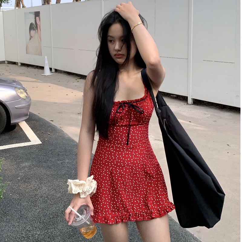 【绯红少女】法式甜辣性感春季A字吊带连衣裙女度假风收腰