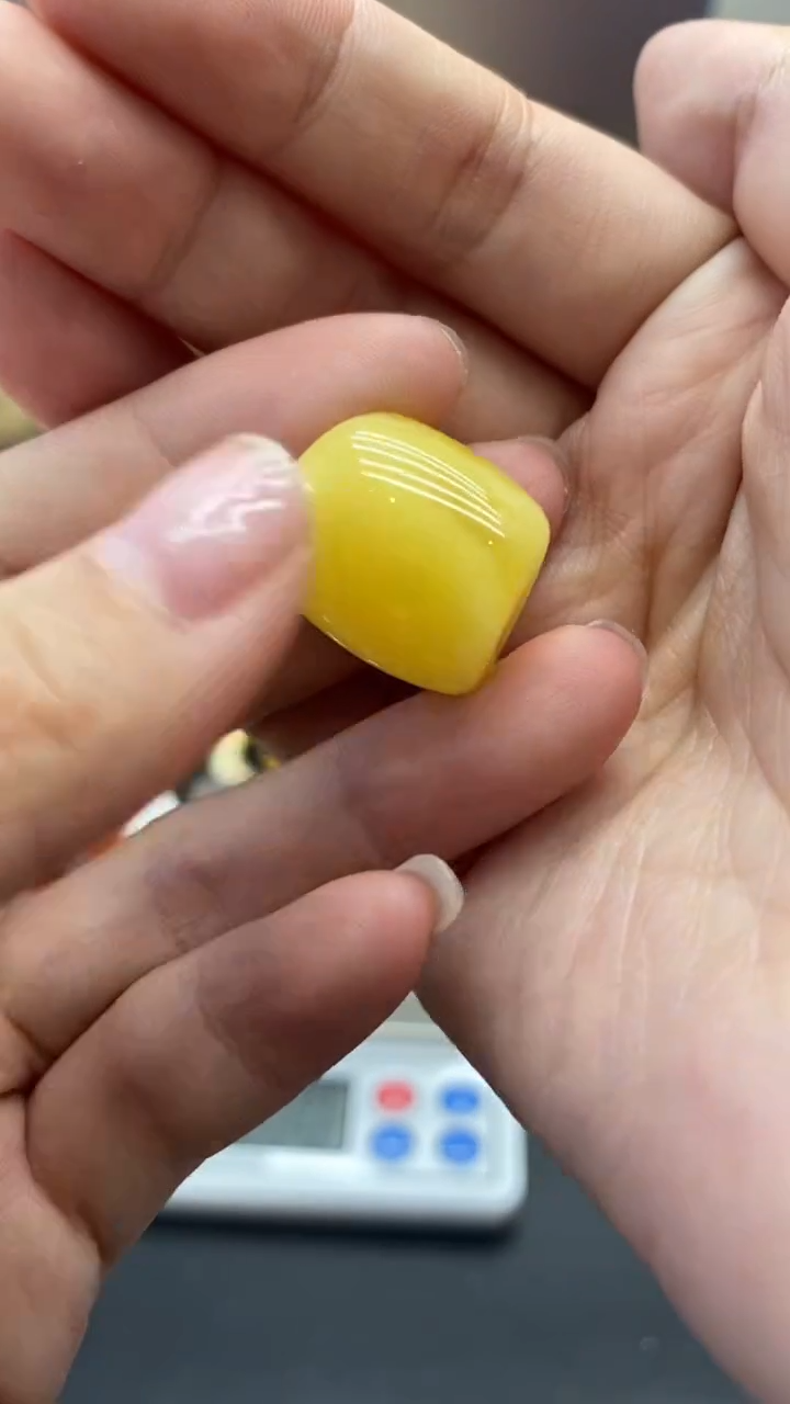 琥珀未镶嵌珠宝奇石2492