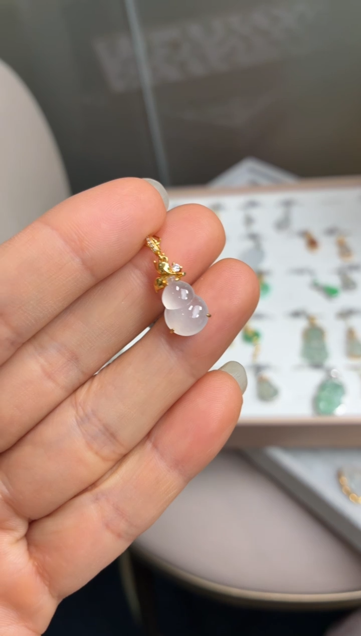 颈饰18K金镶嵌翡翠天然翡翠A货