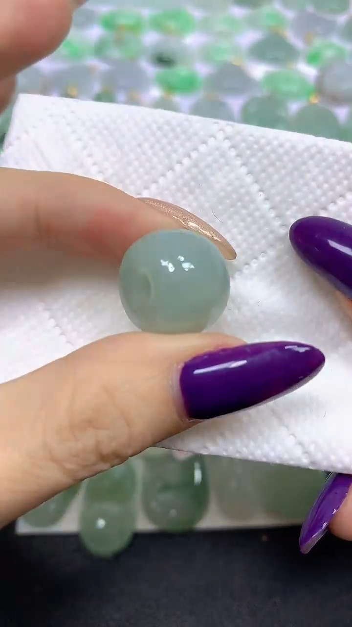 颈饰未镶嵌翡翠 