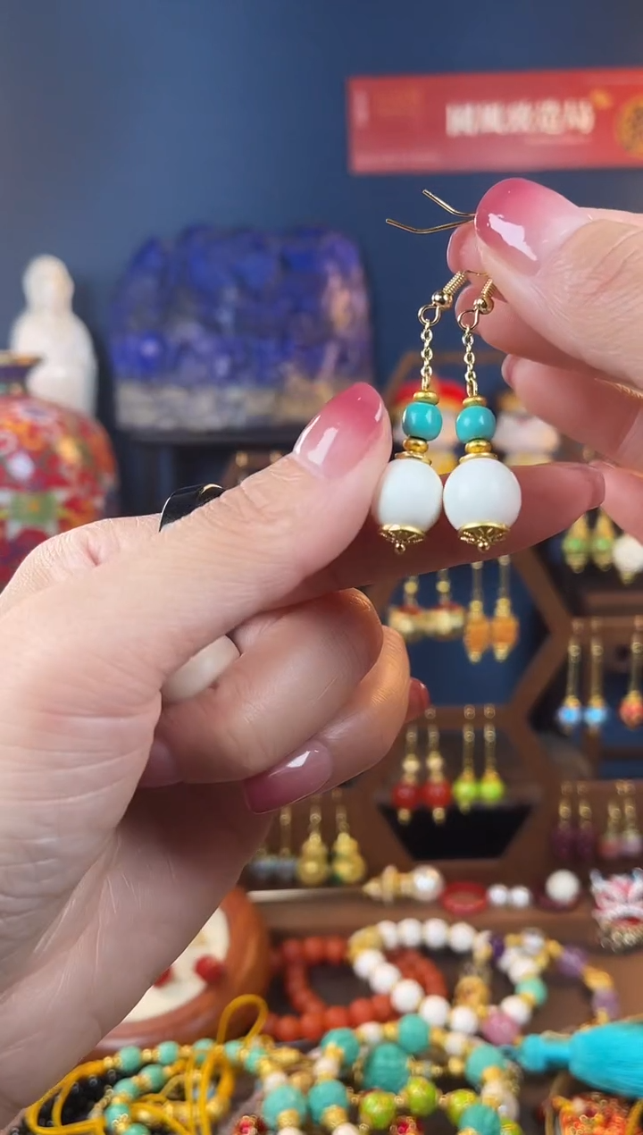 素白蓝12设计师款耳钩