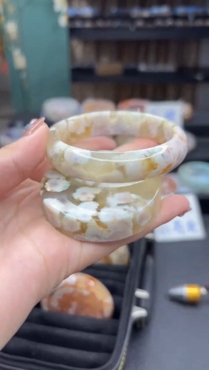【闪购商品】石英质玉手镯未镶嵌115（57圈赠送镯心）