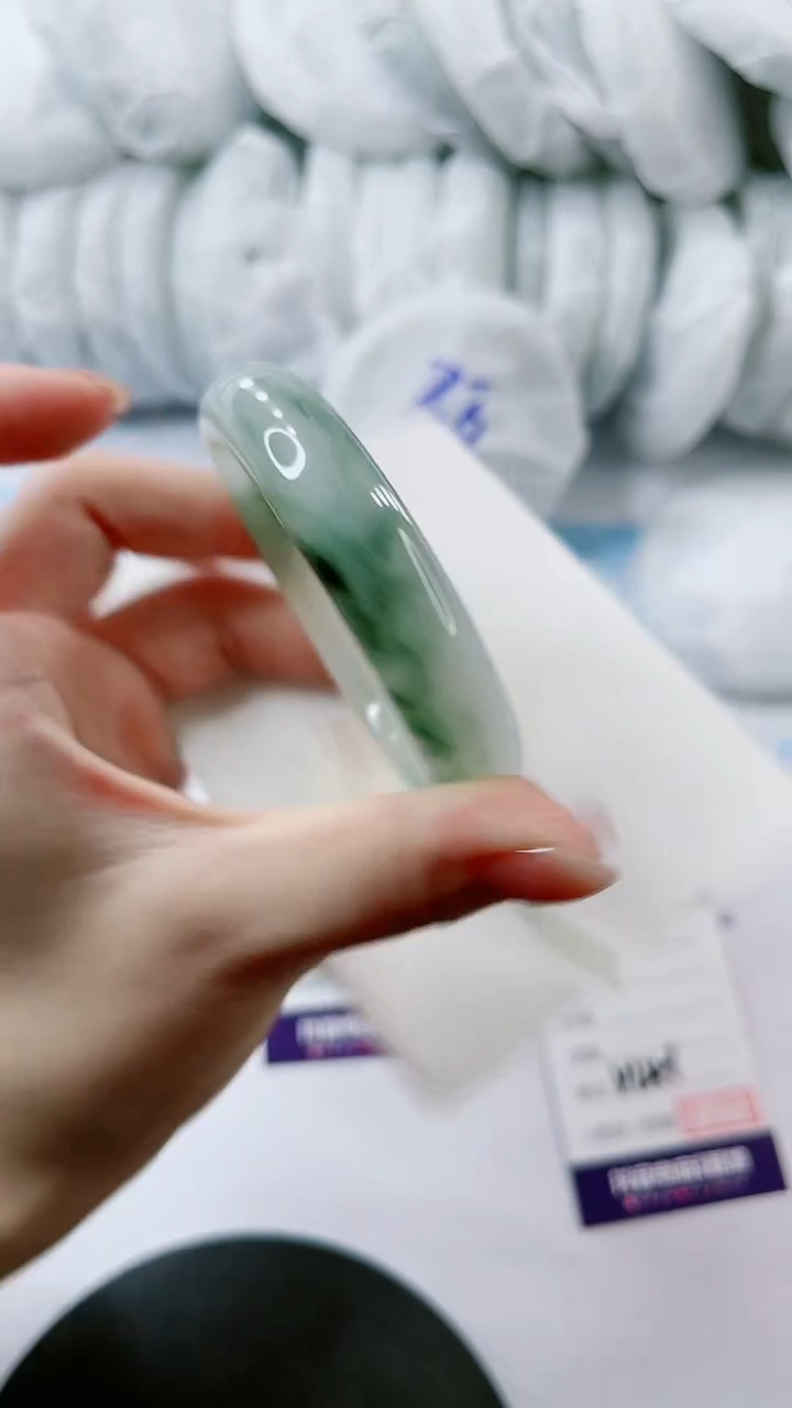 【闪购商品】石英质玉手镯未镶嵌多样性发货V141