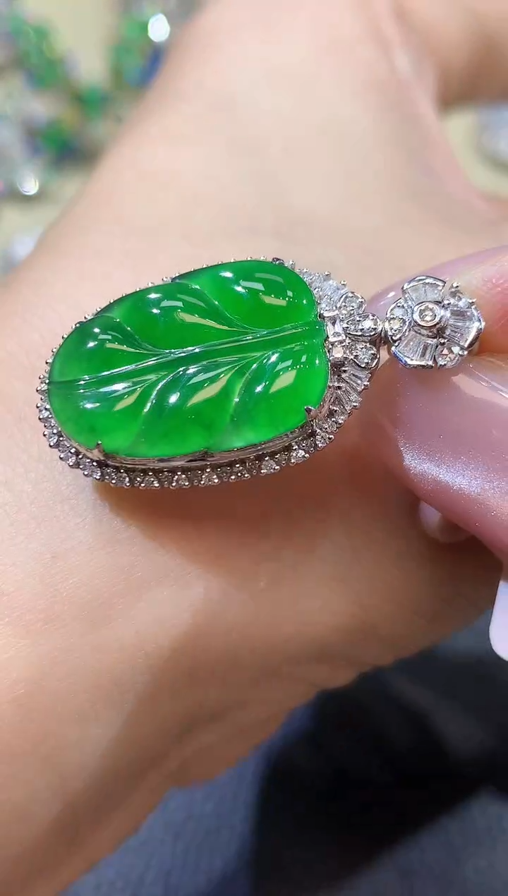 【闪购商品】翡翠吊坠(不含链)18K金镶嵌D26