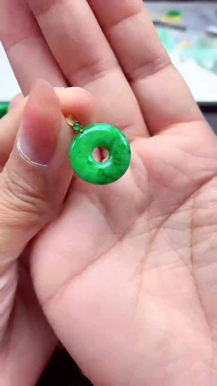 【闪购商品】翡翠颈饰18K金镶嵌颈饰