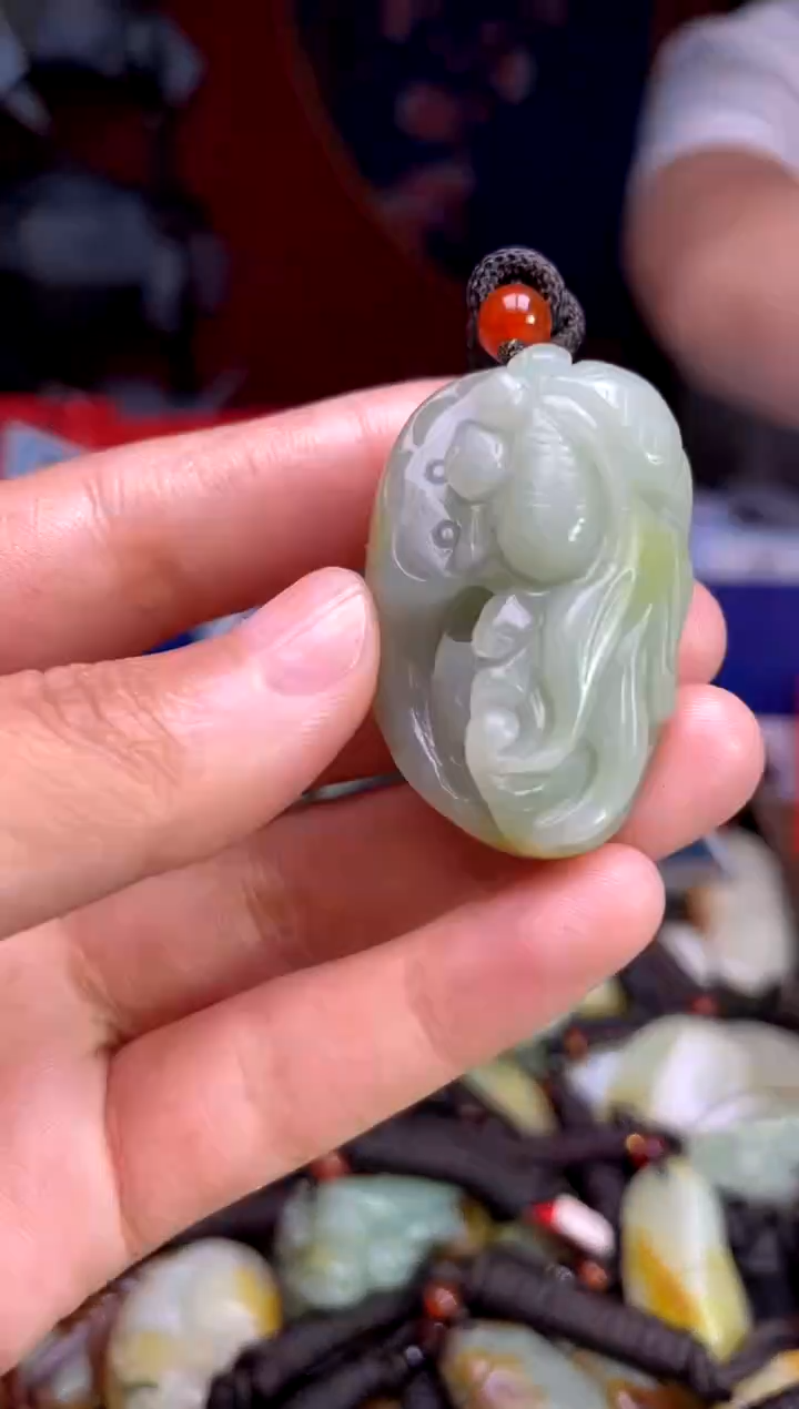 和田玉未镶嵌颈饰1
