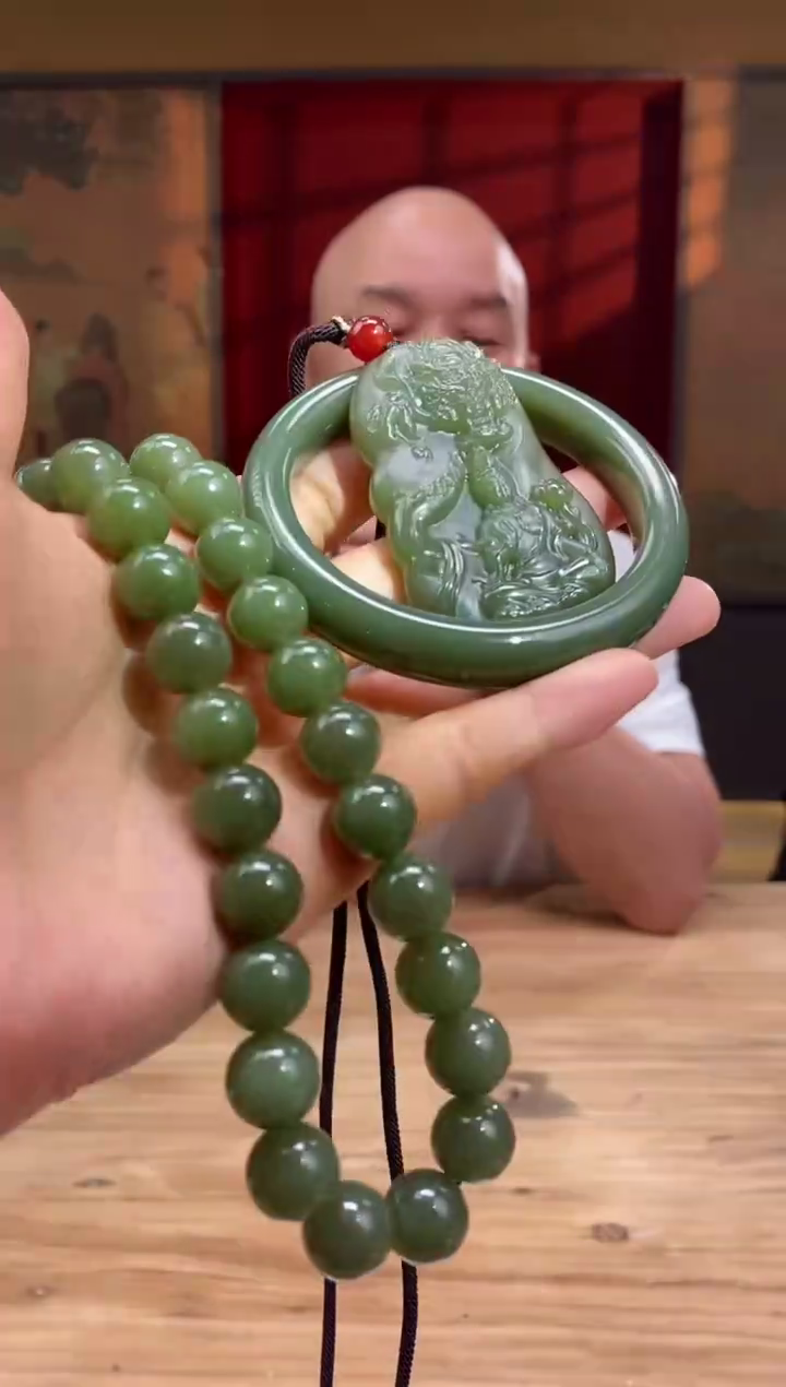 和田玉未镶嵌颈饰d437