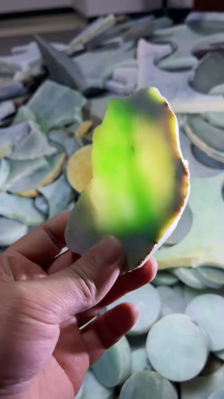 【闪购商品】翡翠挂件未镶嵌A货康壹027