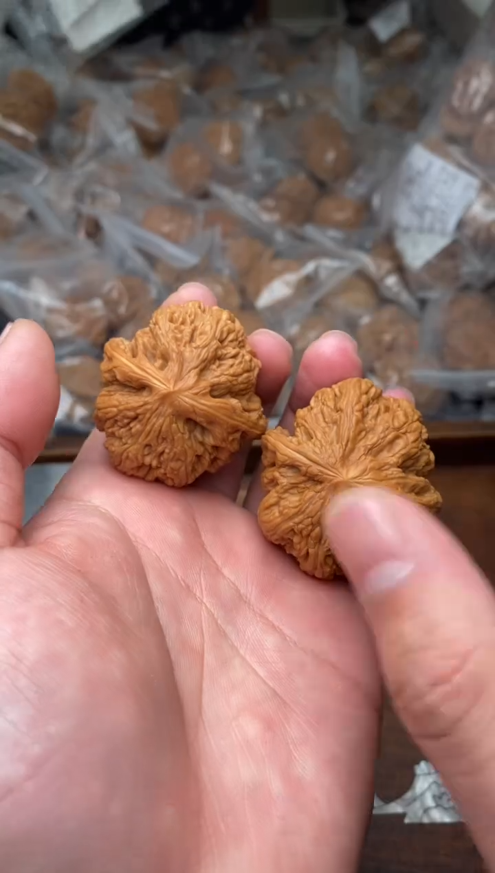 【闪购商品】文玩核桃把件G17号39尺粗筋