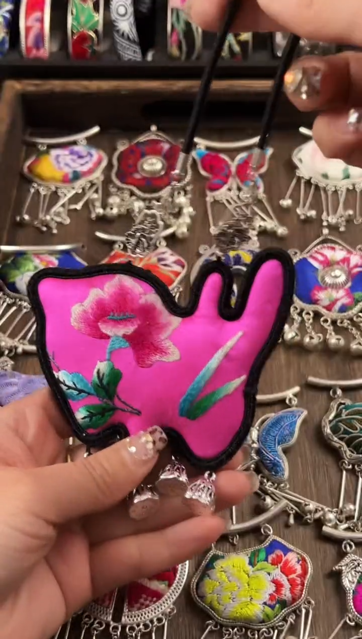 【闪购商品】织绣民族风老绣饰品463