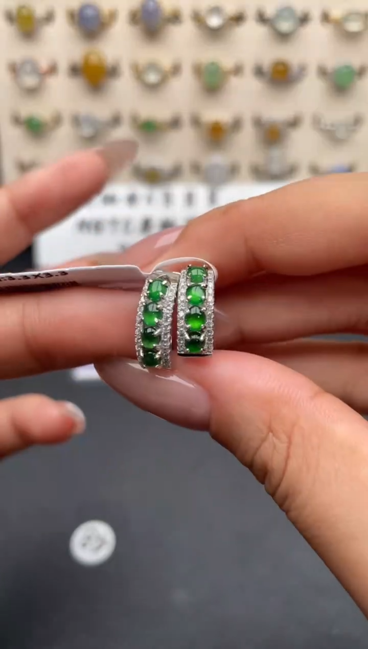 未镶嵌戒指翡翠一物一证一礼盒