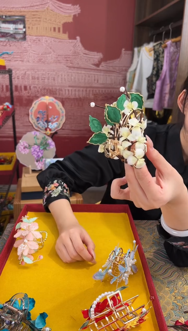 【闪购商品】刺绣 非遗绒花缠花手工（抓夹 ） 