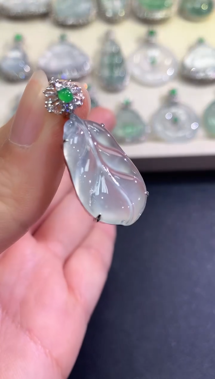 【闪购商品】翡翠颈饰18K金镶嵌B123   