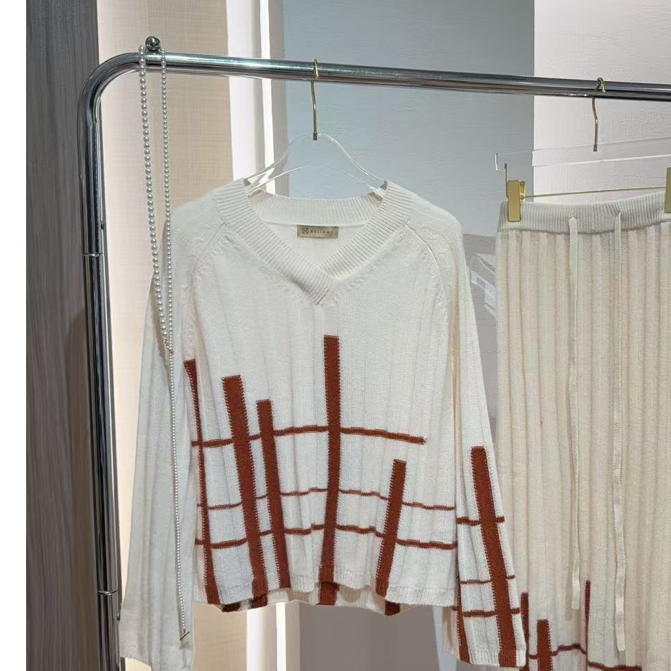 M1650【库存勿动】V领竖条纹针织衫 衣长54 款号YR62