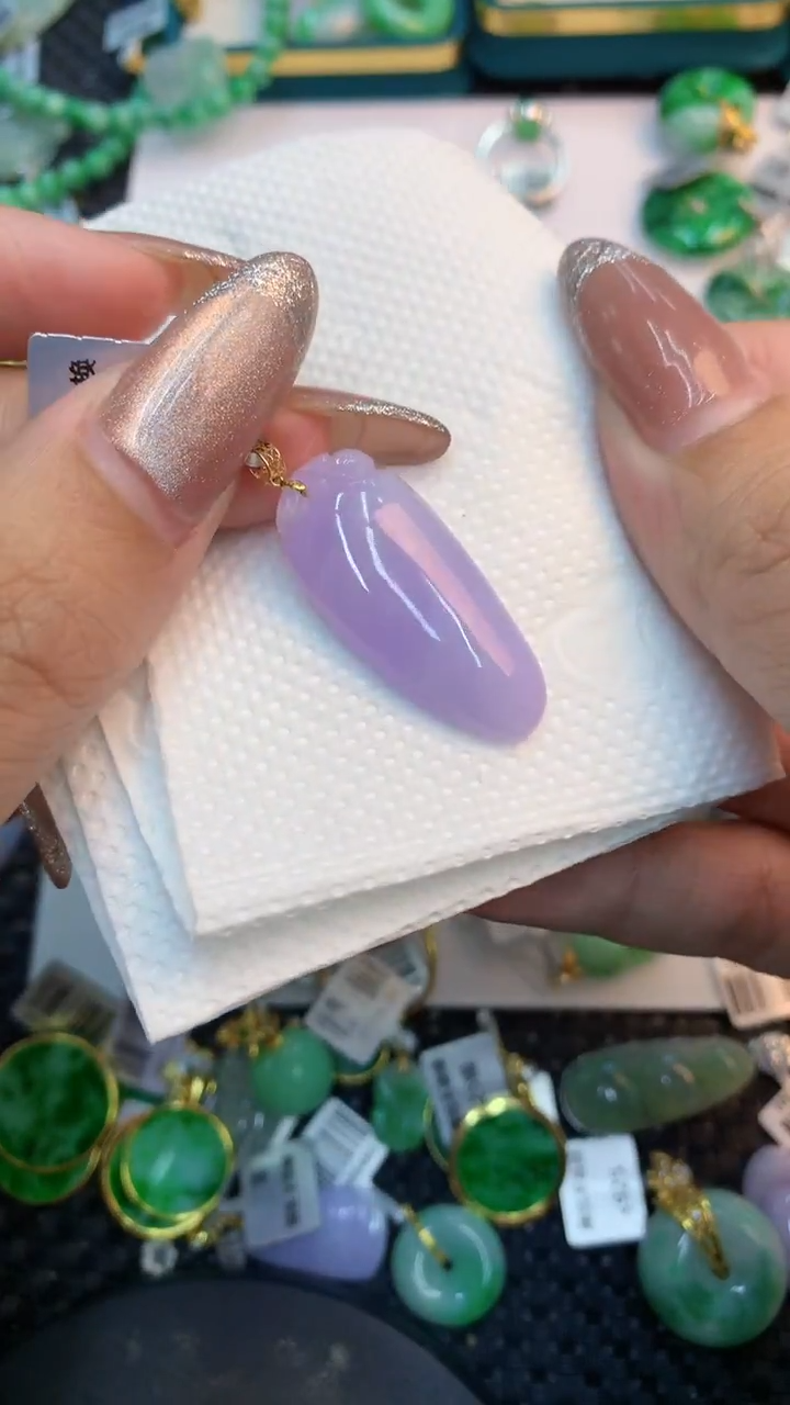 颈饰18K金镶嵌翡翠1