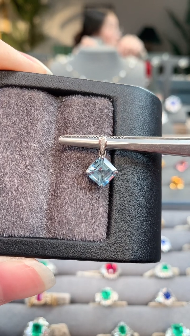 【闪购商品】托帕石吊坠(不含链)18K金镶嵌托帕石