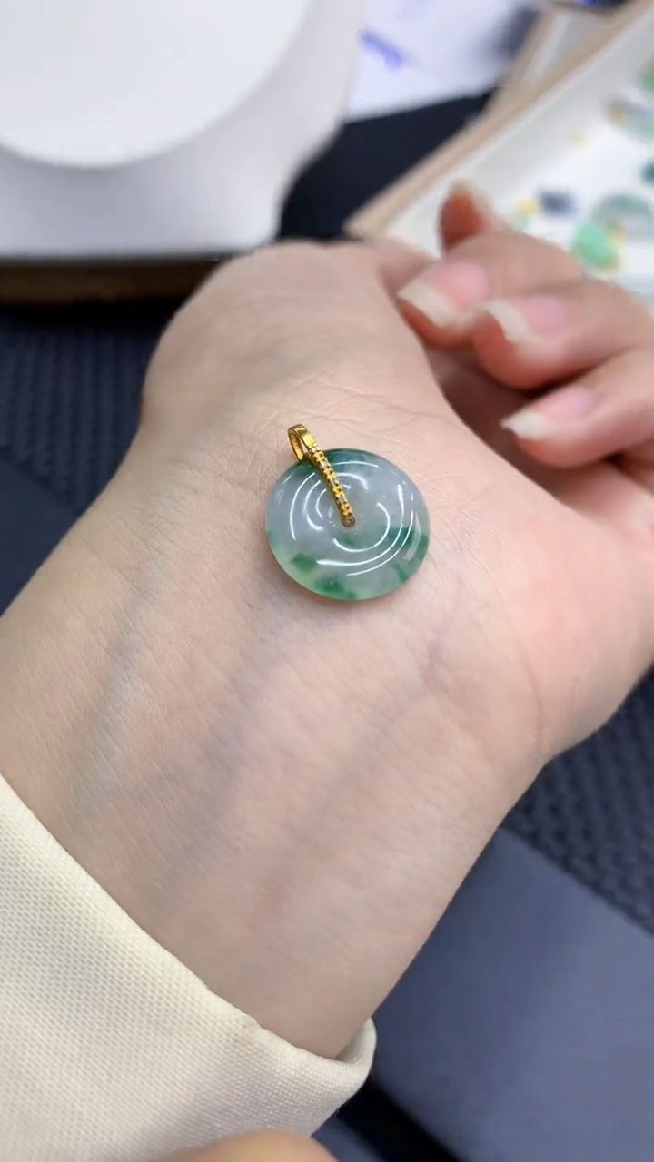 【闪购商品】翡翠颈饰18K金镶嵌            8