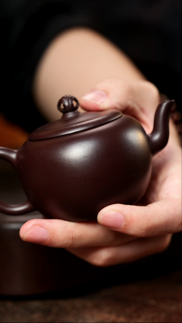 宜兴紫砂紫泥桃隐