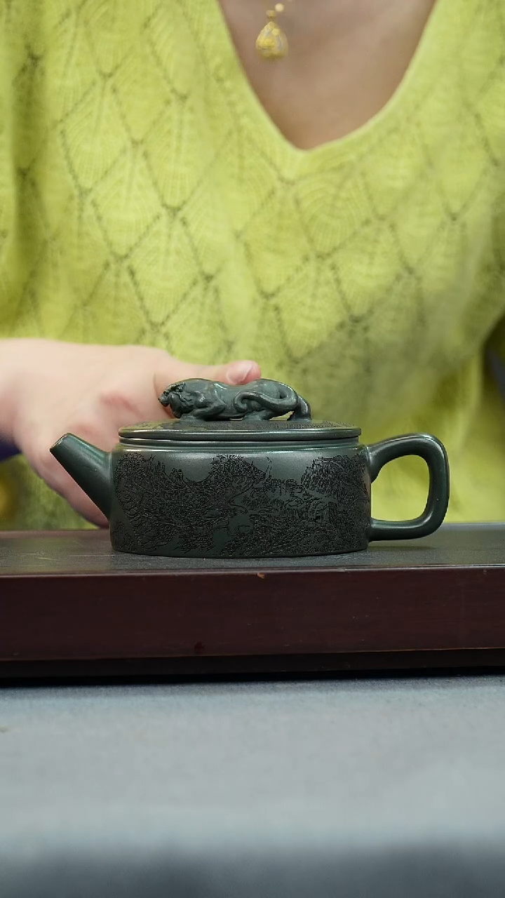 【闪购商品】紫砂茶壶九林君子兰 汉瓦 卧虎藏龙