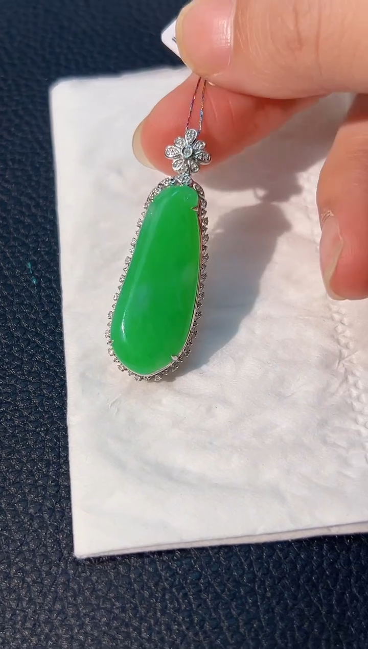 颈饰18K金镶嵌翡翠 缅料A货/支持复检/一件