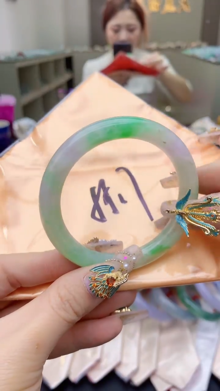 【闪购商品】翡翠手镯未镶嵌0313840059