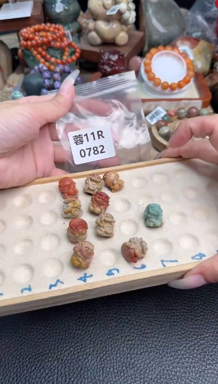 石英质玉未镶嵌手链11R0782