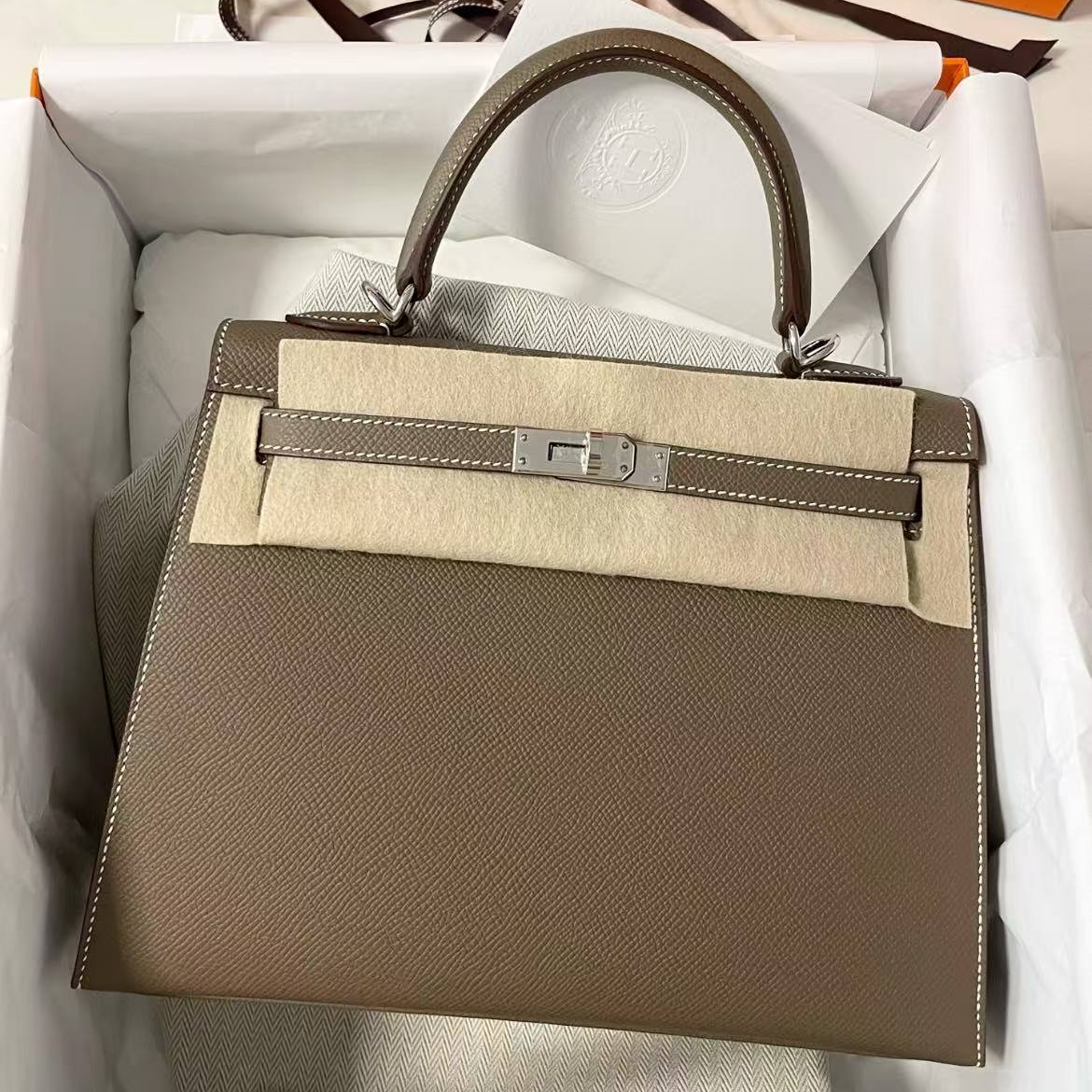 未使用 Hermes/爱马仕 蔚蓝/大象灰银扣Kelly 25 B刻