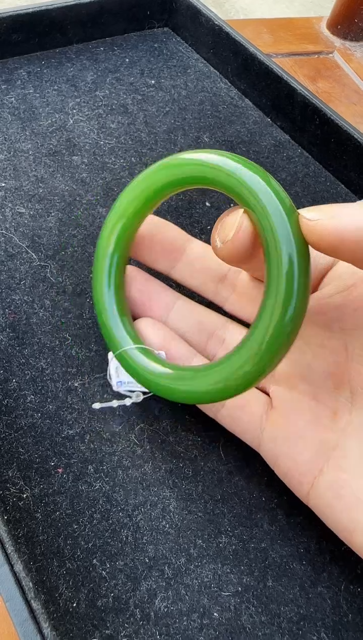 和田玉（碧玉）手镯未镶嵌胖圆条圈口约56mm