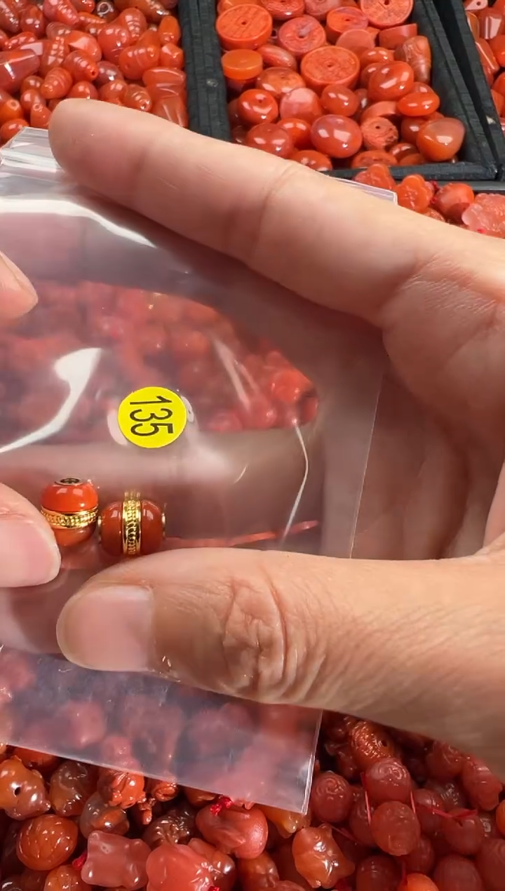 【闪购商品】南红玛瑙颈饰未镶嵌1