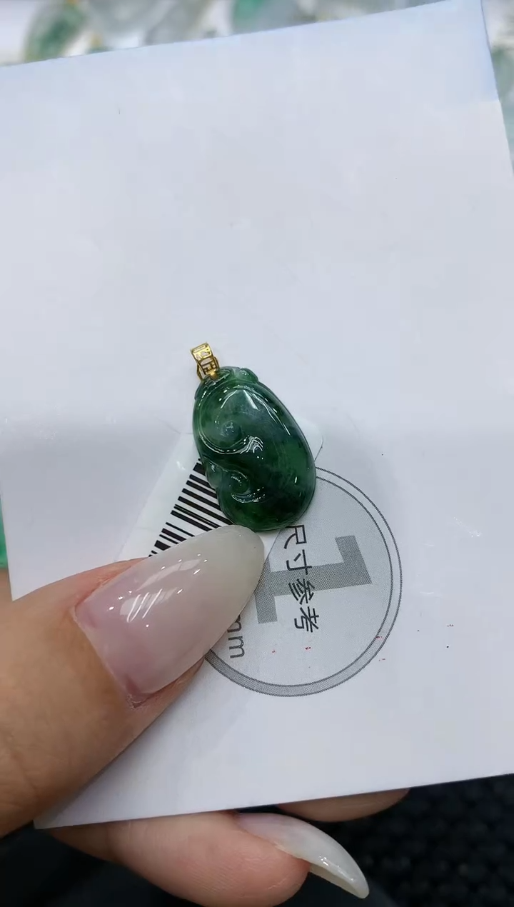 颈饰18K金镶嵌翡翠111111111111