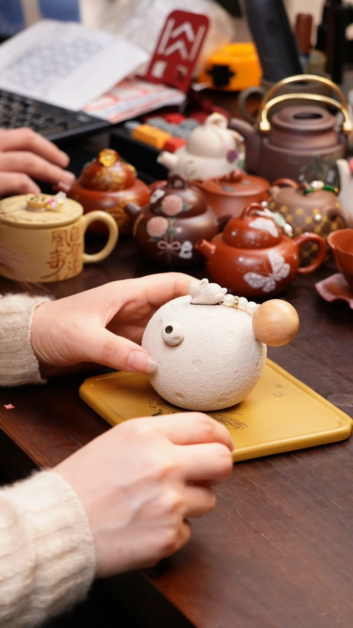 【闪购商品】原矿紫砂手工杯子朱妮