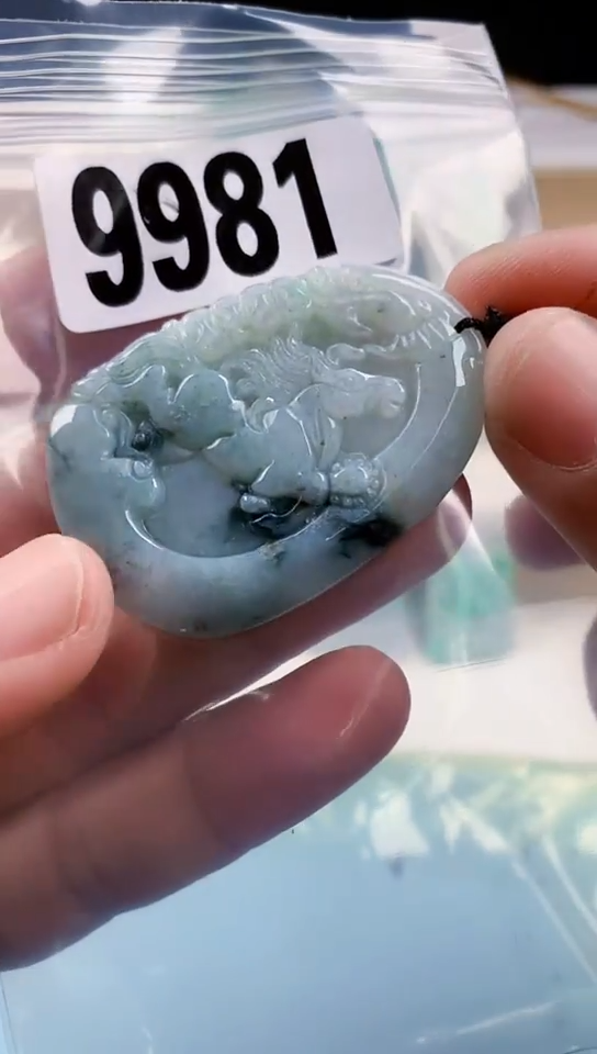 【闪购商品】翡翠挂件未镶嵌天然翡翠吊坠挂件